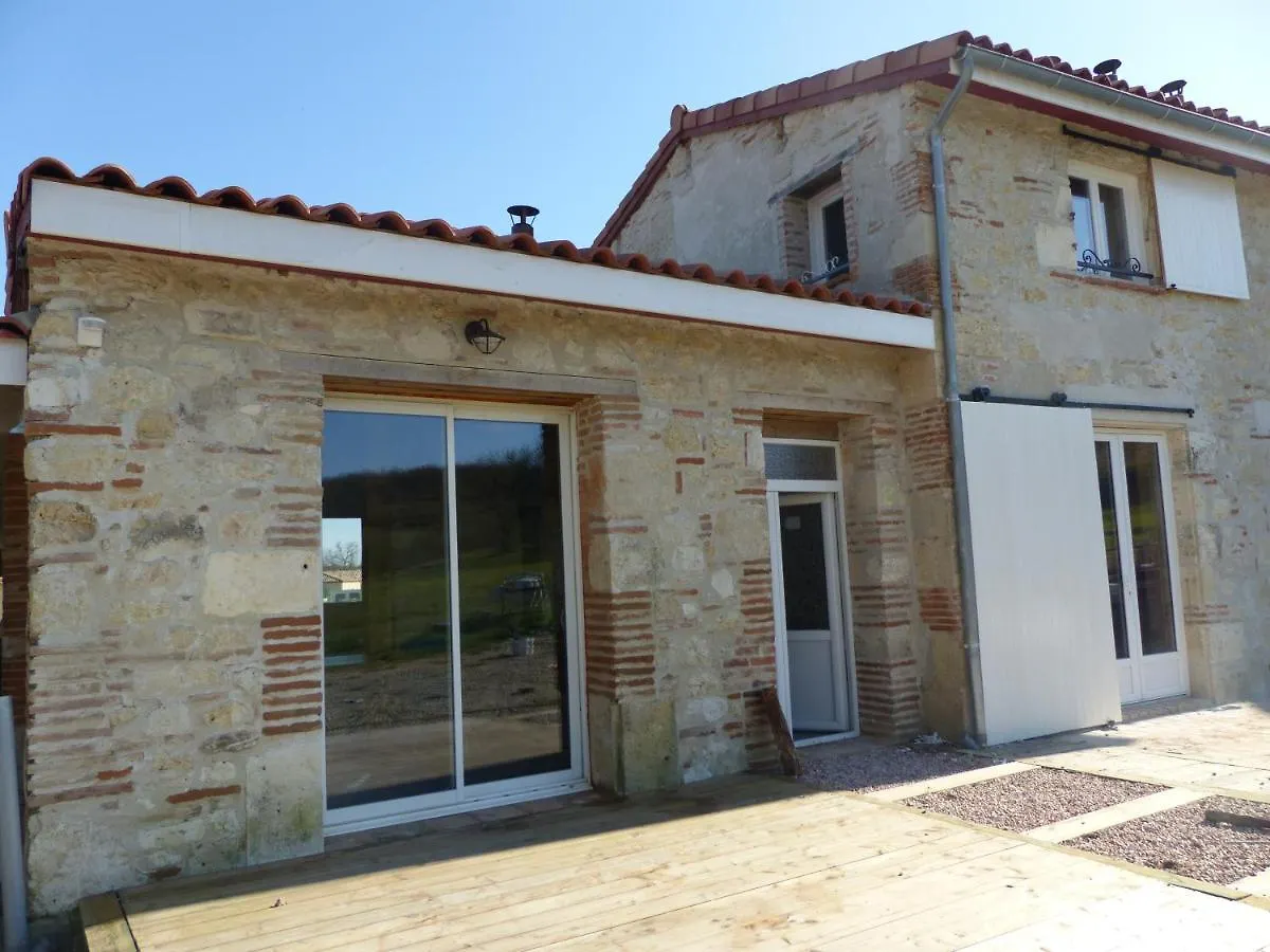 Bed and Breakfast Au Clair De Loup à Saint-Loup  0*, Saint-Loup (Tarn-et-Garonne)